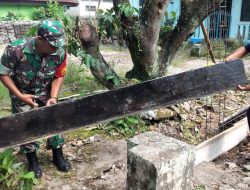 Bantu Atasi Kesulitan Warga, Babinsa Koramil Wlingi Selalu Hadir Di Tengah Masyarakat