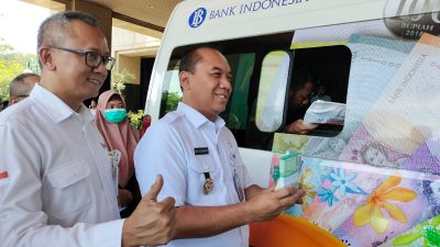 BI Buka Layanan Penukaran Uang Baru Khusus Ramadhan dan Jelang Idul Fitri di Lobi Utama Kantor Wali Kota Jakarta Barat