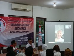 Ganjar Pranowo Sapa Relawan RGBe Saat Konsolidasi DPP dengan DPD Jabar di Jakarta