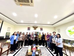 Pengurus PGLII Kunjungan Silaturahmi dengan Ketua Umum dan Pengurus MATAKIN di Klenteng Kong Mio TMII