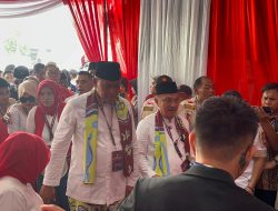 Tri Adhianto dan Bobihoe Tiba di KPU Kota Bekasi