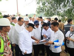 Pastikan Pengadaan Tanah Sesuai Prosedur, Menteri Nusron Tinjau Langsung Akses KCIC Karawang